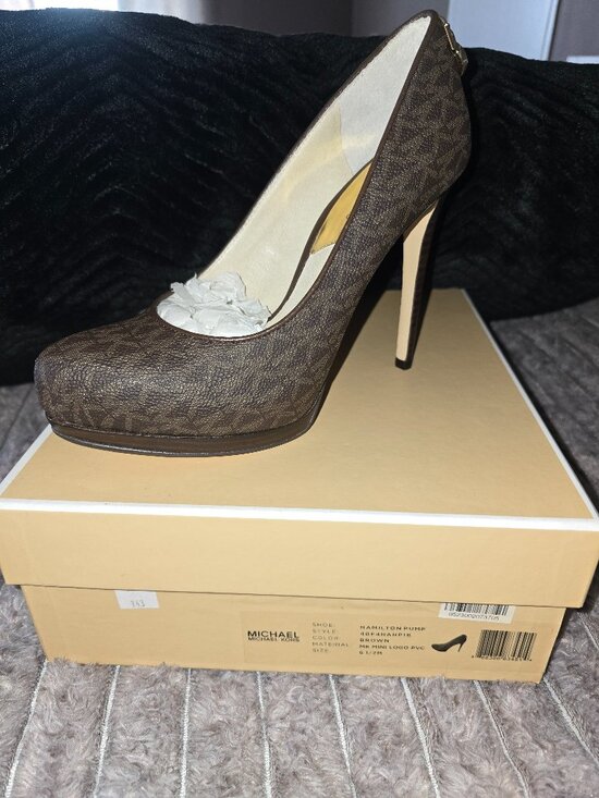Michael Kors Shoes - MK PUMPS
